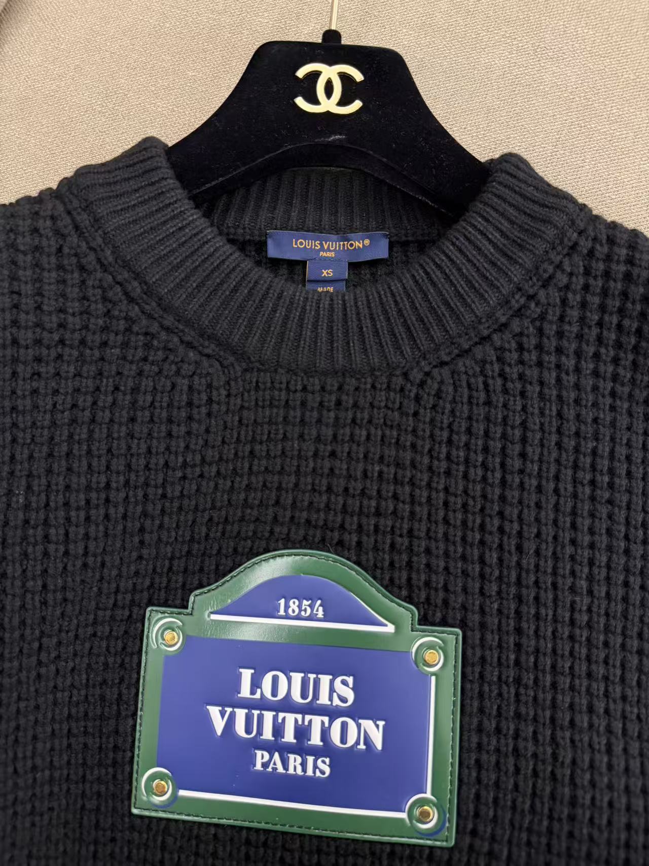 Louis Vuitton Oversize 路牌 Logo 黑毛衣（XS）