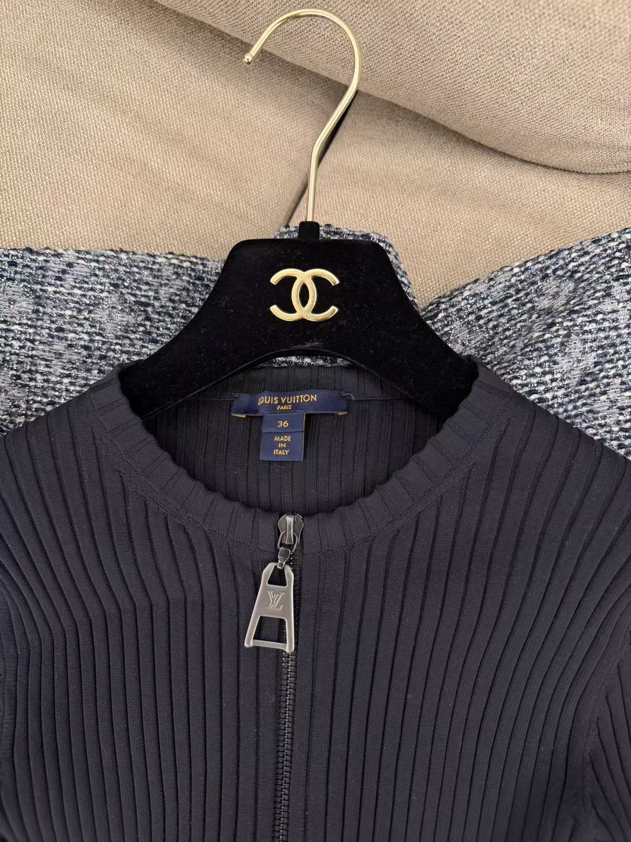 Louis Vuitton LV 拼接 Monogram 暗紋洋裝（36 碼）