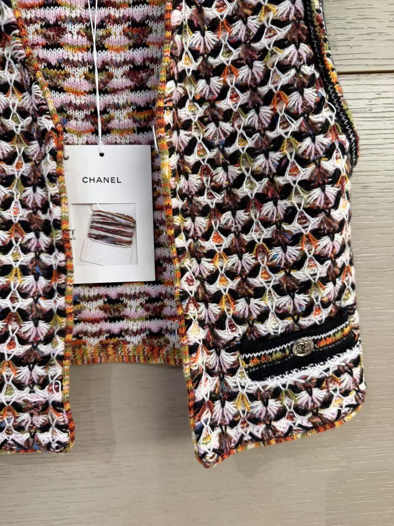 Pre-owned Chanel 23A Series Colorful Crochet Diamond Knit Vest FR34二手香奈儿 23A 系列 彩色钩花菱格针织马甲 FR34 码