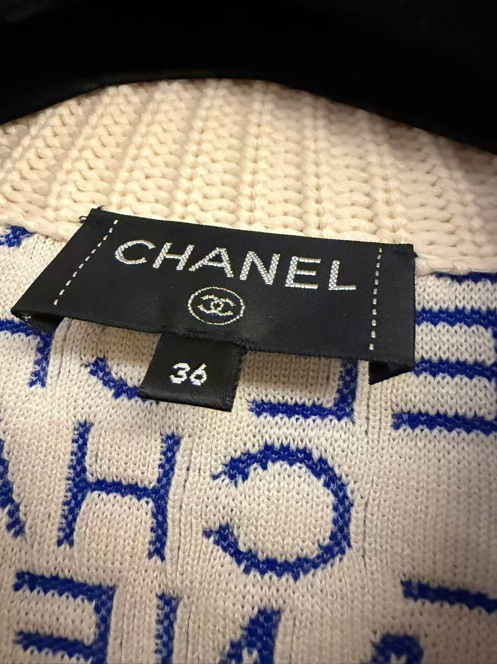 Chanel All-Over Logo Knit Zip-Up Jacket - Blue & Off-White 香奈儿 满印字母提花拉链针织夹克 蓝白配色