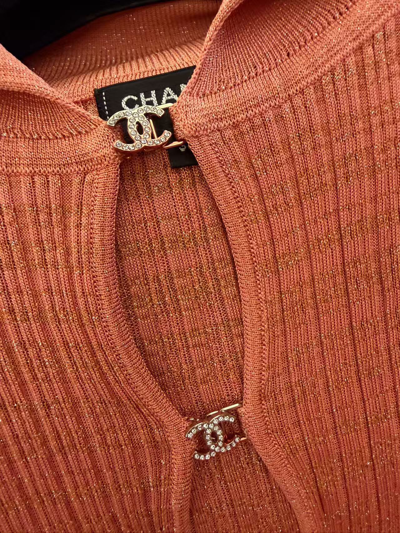 Chanel Coral Lurex Ribbed Knit Polo Top 香奈儿 珊瑚金葱坑条针织 Polo 上衣