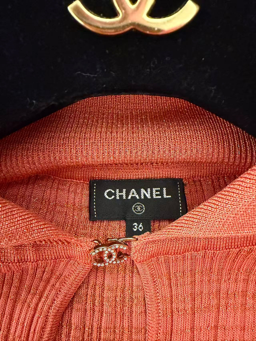 Chanel Coral Lurex Ribbed Knit Polo Top 香奈儿 珊瑚金葱坑条针织 Polo 上衣