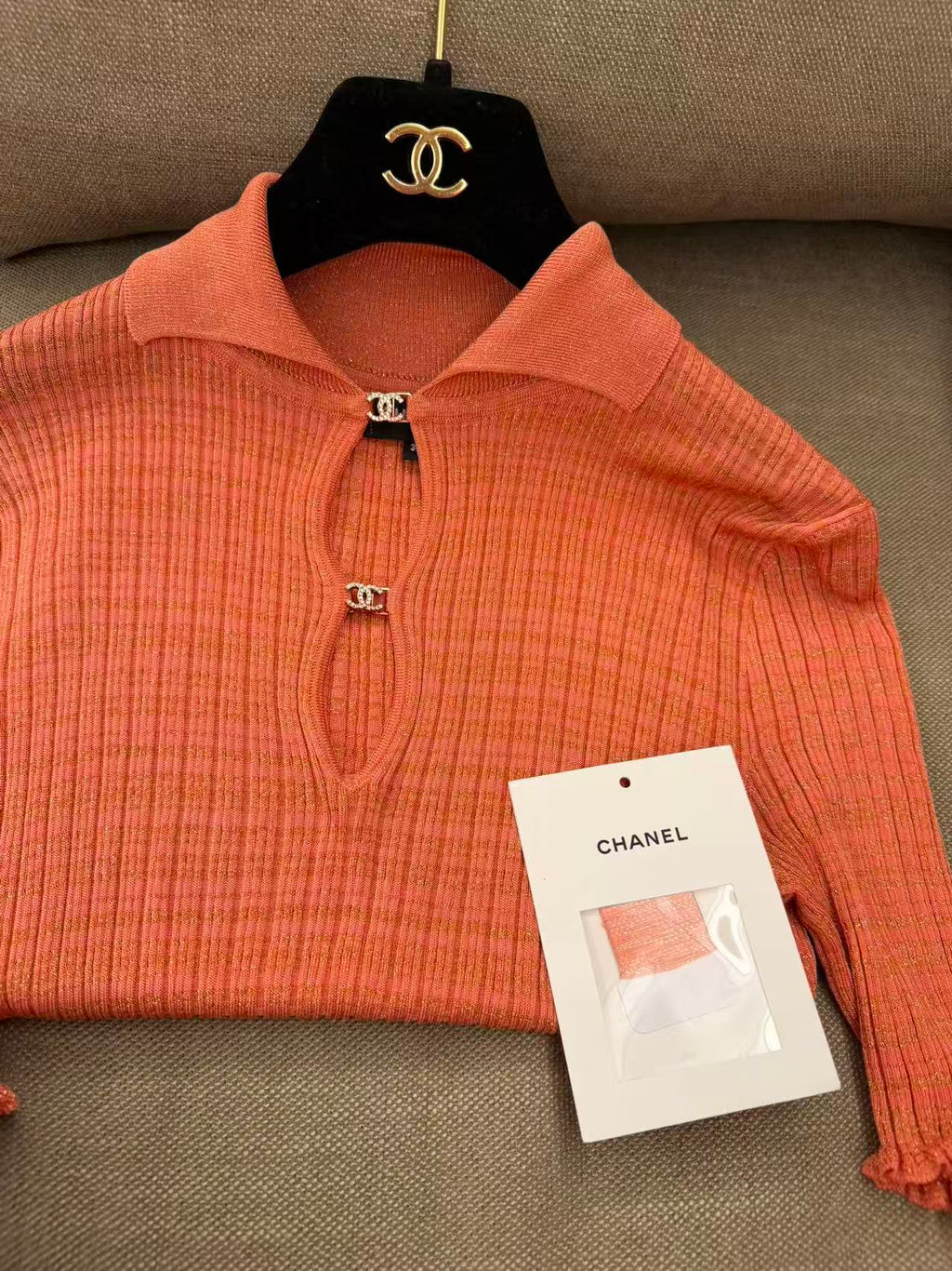 Chanel Coral Lurex Ribbed Knit Polo Top 香奈儿 珊瑚金葱坑条针织 Polo 上衣