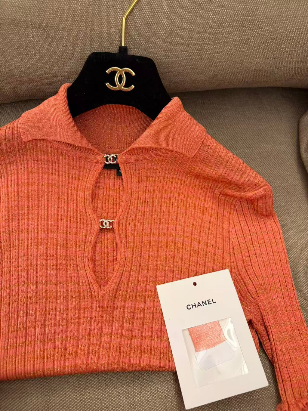 Chanel Coral Lurex Ribbed Knit Polo Top 香奈儿 珊瑚金葱坑条针织 Polo 上衣