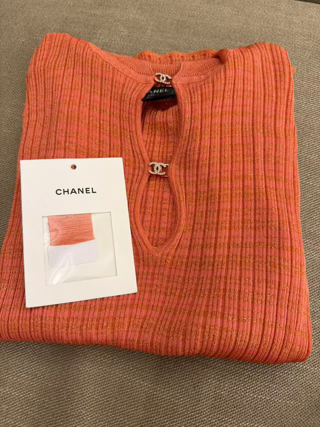 Chanel Coral Lurex Ribbed Knit Polo Top 香奈儿 珊瑚金葱坑条针织 Polo 上衣