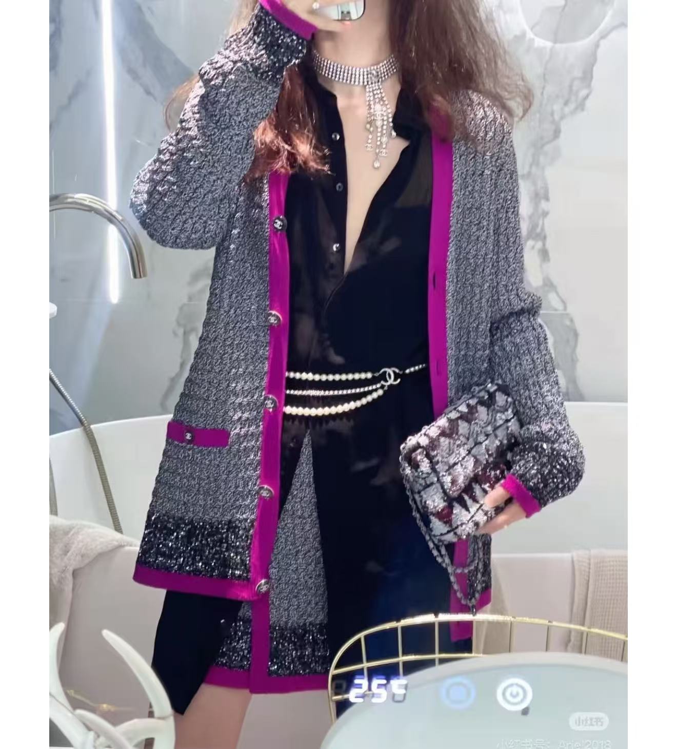 CHANEL 21K 銀灰亮絲玫紅撞色中長版開衫外套