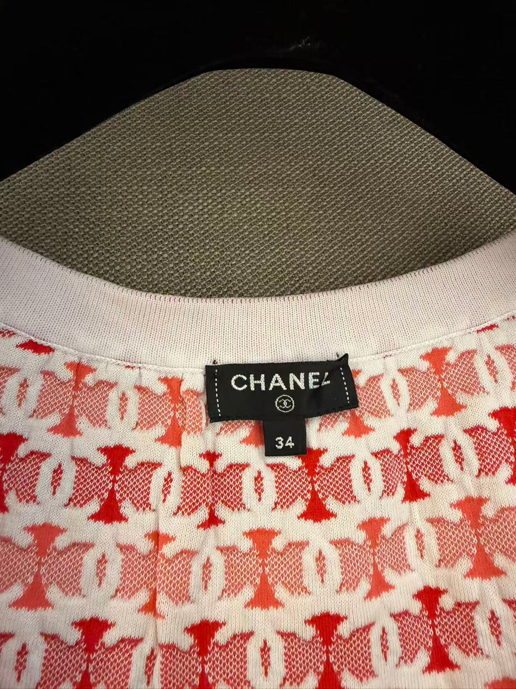 CHANEL 經典雙 C LOGO 紅白漸層針織背心