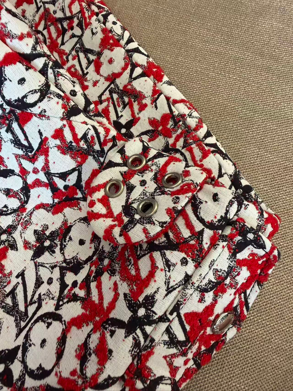 Louis Vuitton 塗鴉風滿版 Monogram 無袖短洋裝