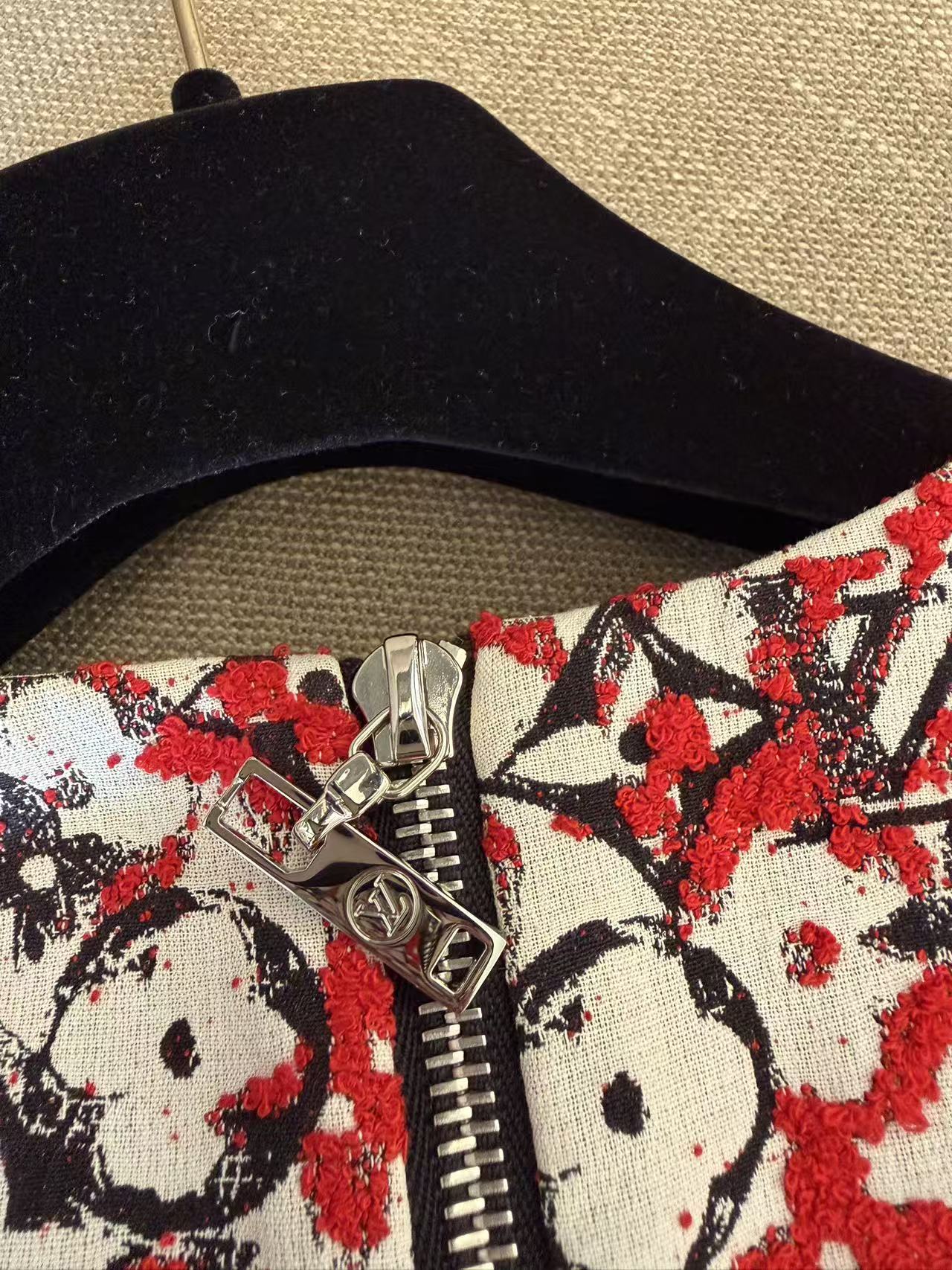 Louis Vuitton 塗鴉風滿版 Monogram 無袖短洋裝