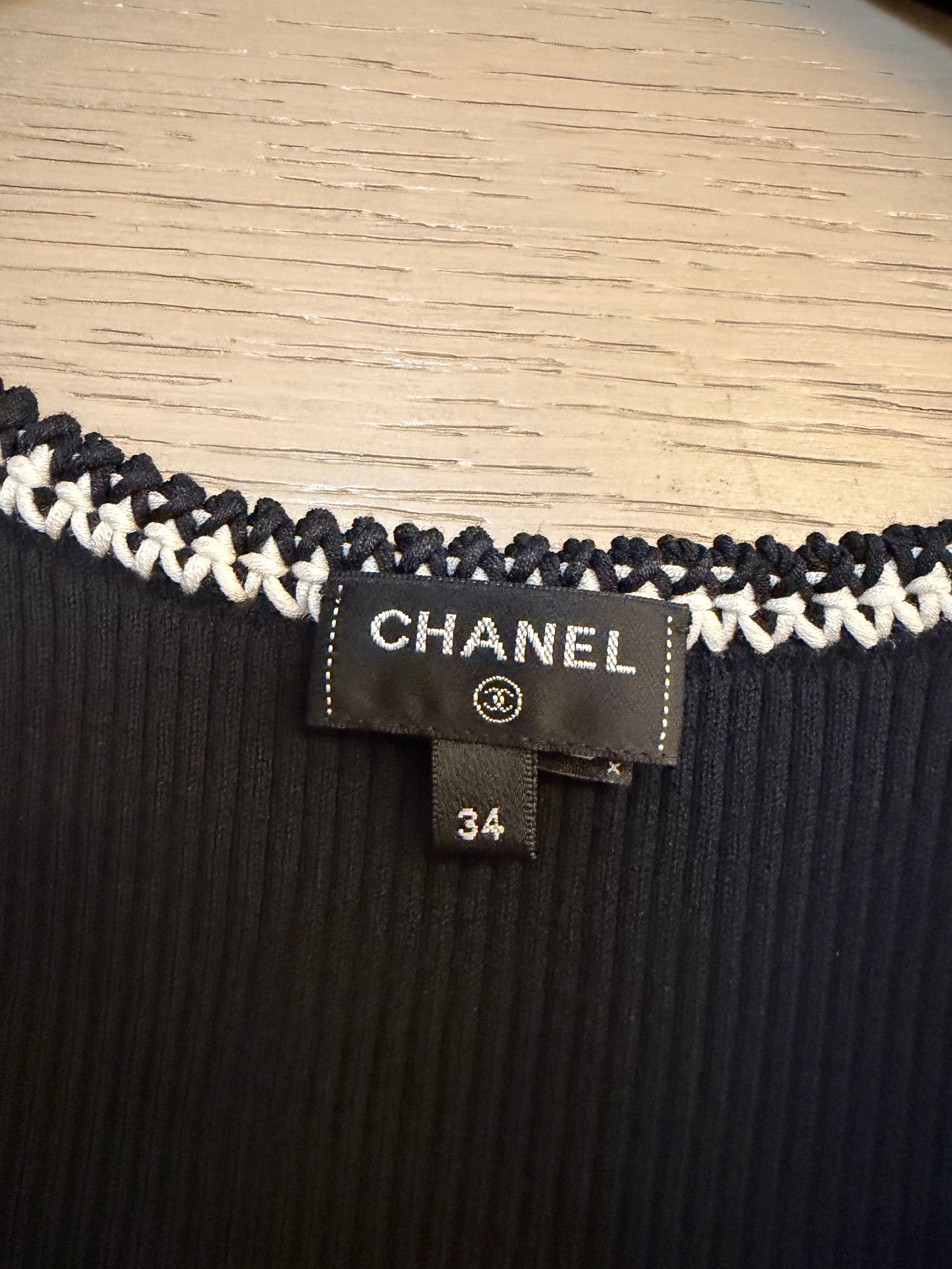 CHANEL 經典黑白編織滾邊雙 C LOGO 坑紋背心