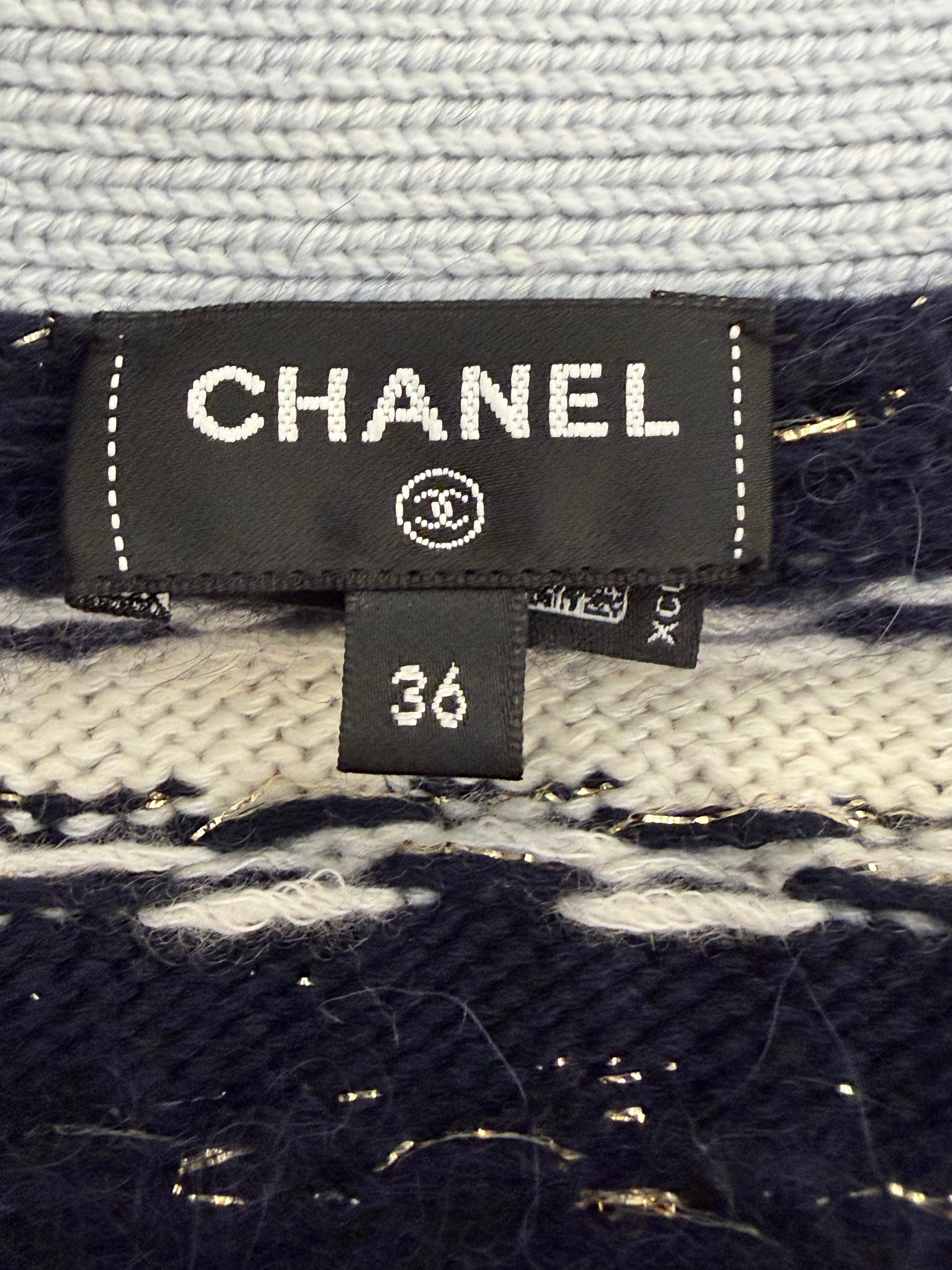 CHANEL 22B 藍黑金線條紋羊絨混紡 V 領短款開衫