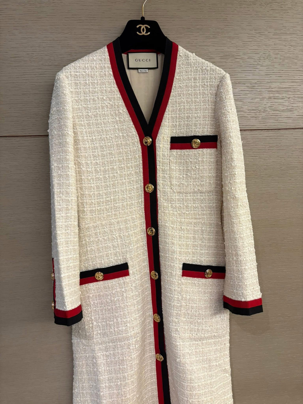 GUCCI 復古經典紅黑織帶滾邊米白粗花呢長款大衣 38 碼