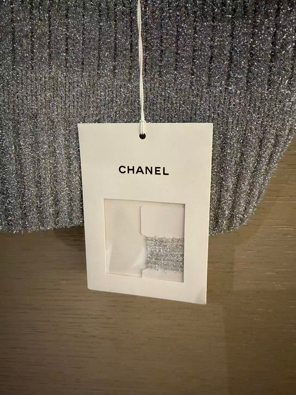 CHANEL 銀色細閃金蔥紗 V 領水鑽雙 C 可調肩帶短款針織吊帶背心 38 碼
