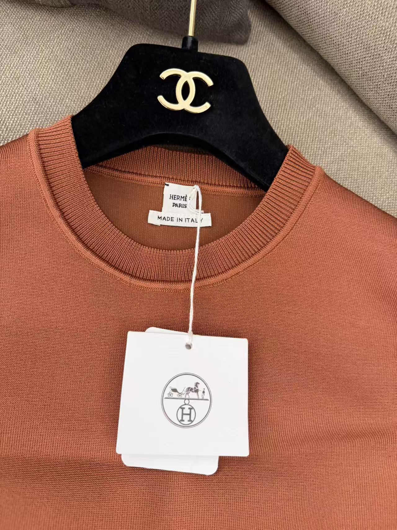 HERMÈS 焦糖棕圓領絲混紡短版無袖針織背心 38 碼 義大利製全新全套吊牌