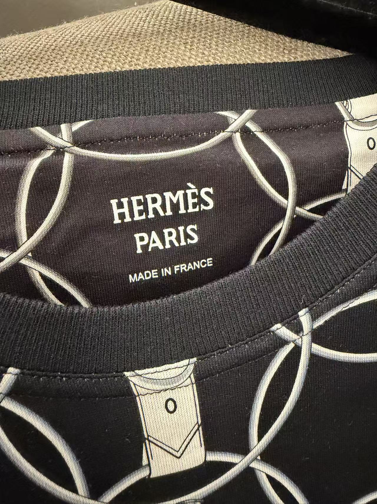 HERMÈS 黑色經典馬具環扣滿印圓領純棉短袖 T 恤 42 碼 法國製精品上衣