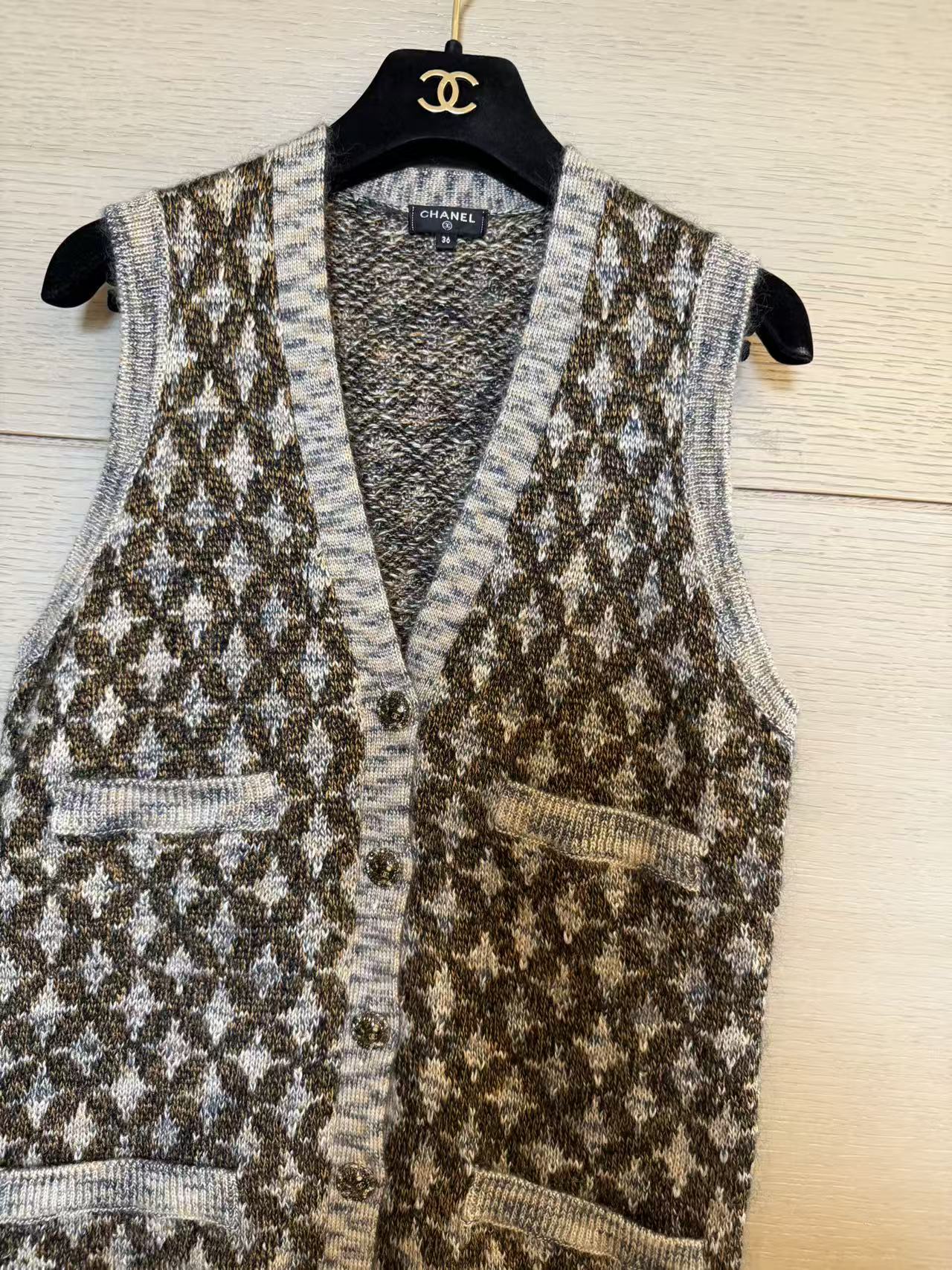 CHANEL 義大利製絲毛混紡菱格提花四口袋 V 領無袖馬甲 36 碼 二手精品背心