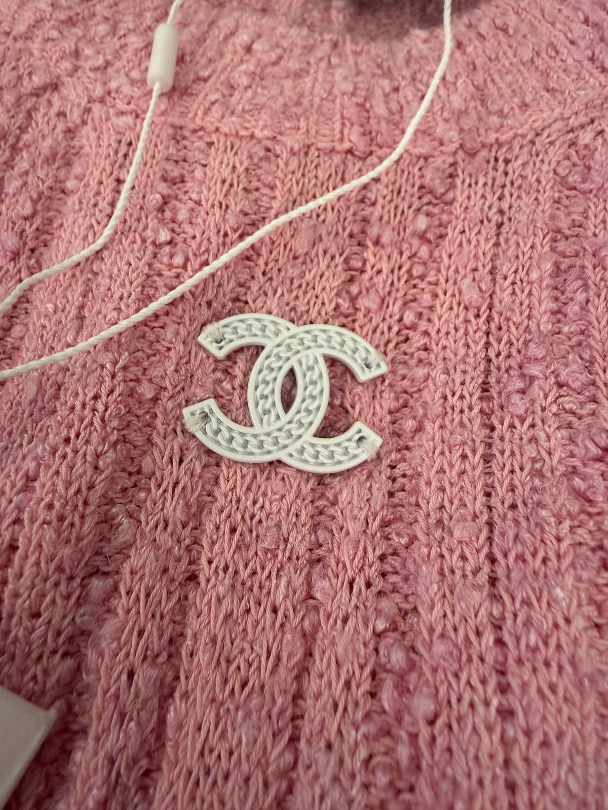 CHANEL 義大利製 少女粉豎紋針織背心 胸前雙 C 刺繡無袖馬甲 38 碼 全新帶吊牌