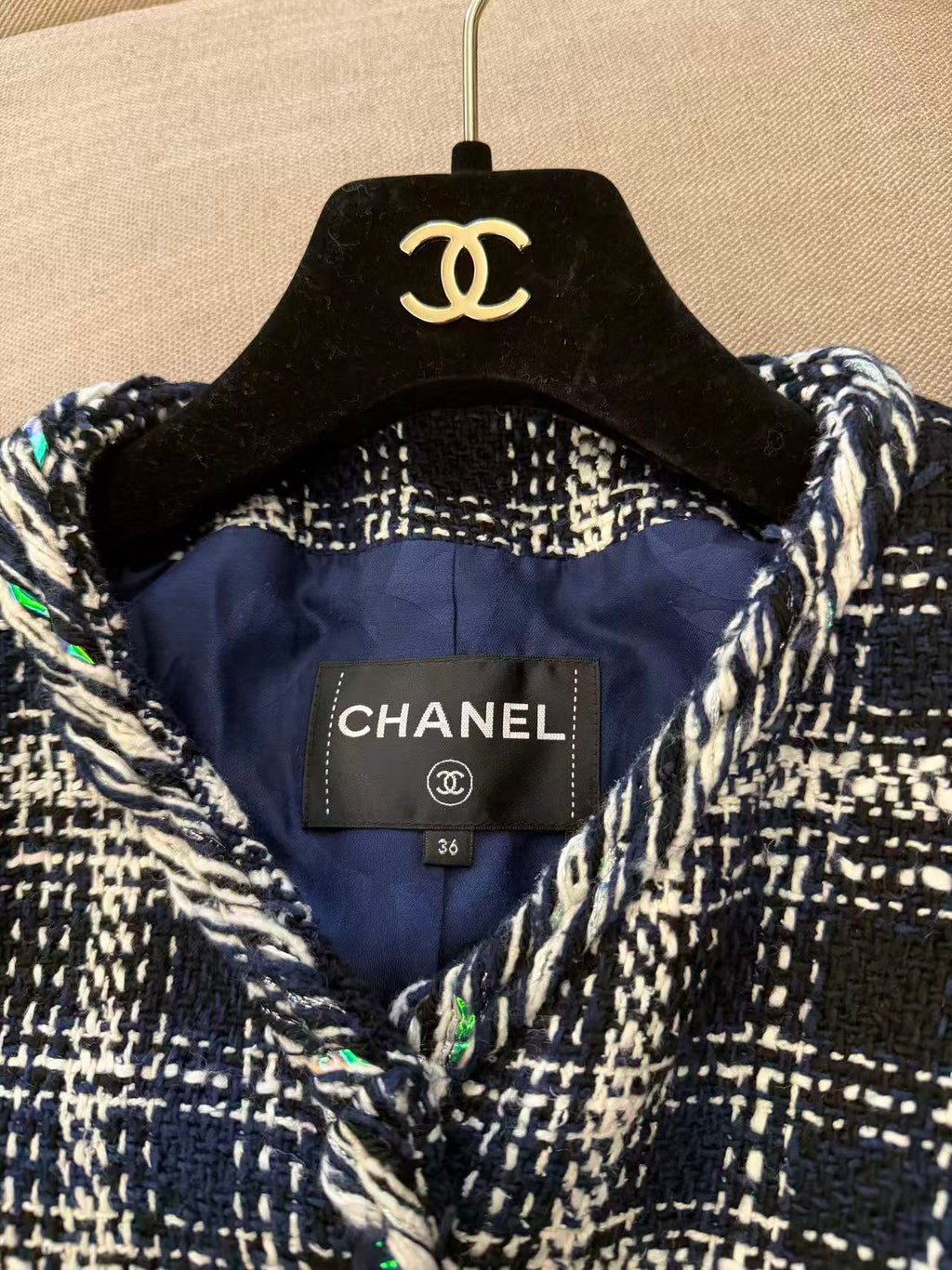 Chanel 瀑布系列粗花呢外套