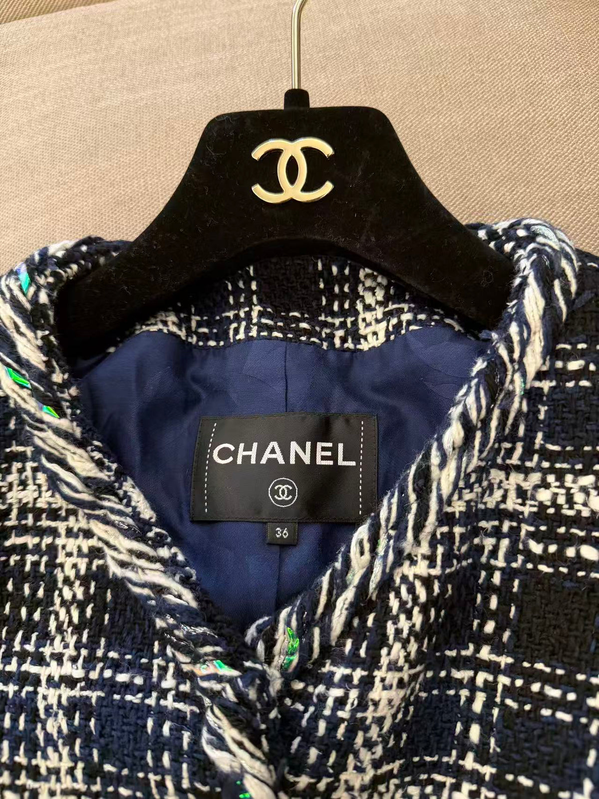 Chanel 瀑布系列粗花呢外套
