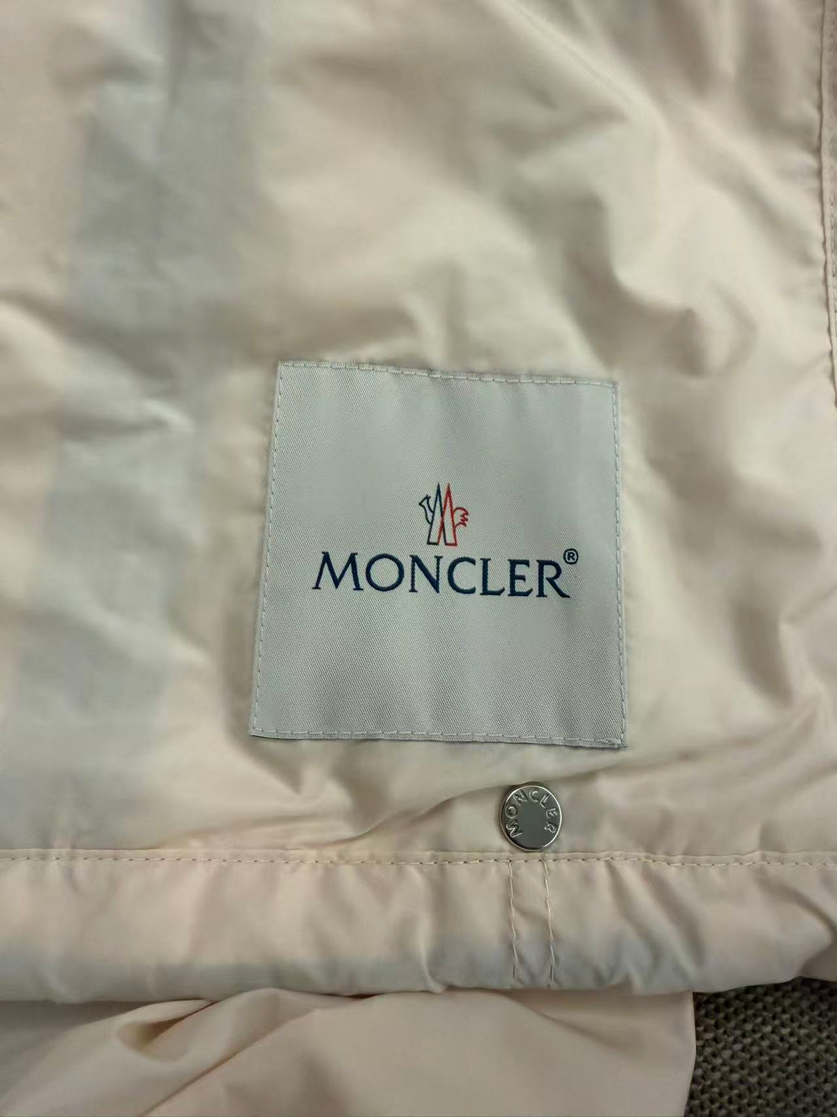 Moncler Lico 浅粉短款连帽防风外套