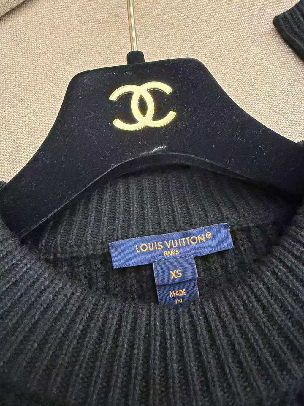 Louis Vuitton Oversize 路牌 Logo 黑毛衣（XS）