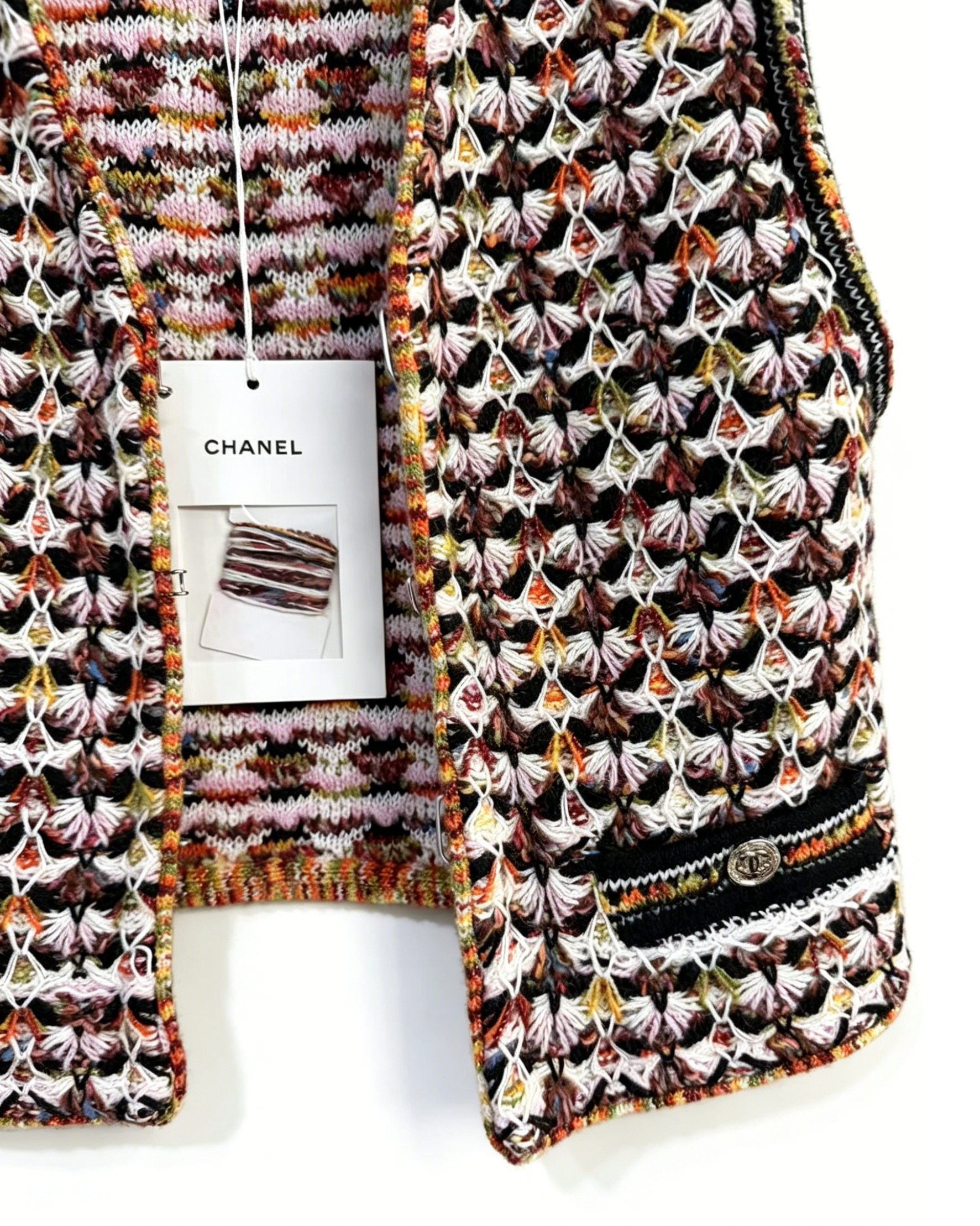 Pre-owned Chanel 23A Series Colorful Crochet Diamond Knit Vest FR34二手香奈儿 23A 系列 彩色钩花菱格针织马甲 FR34 码