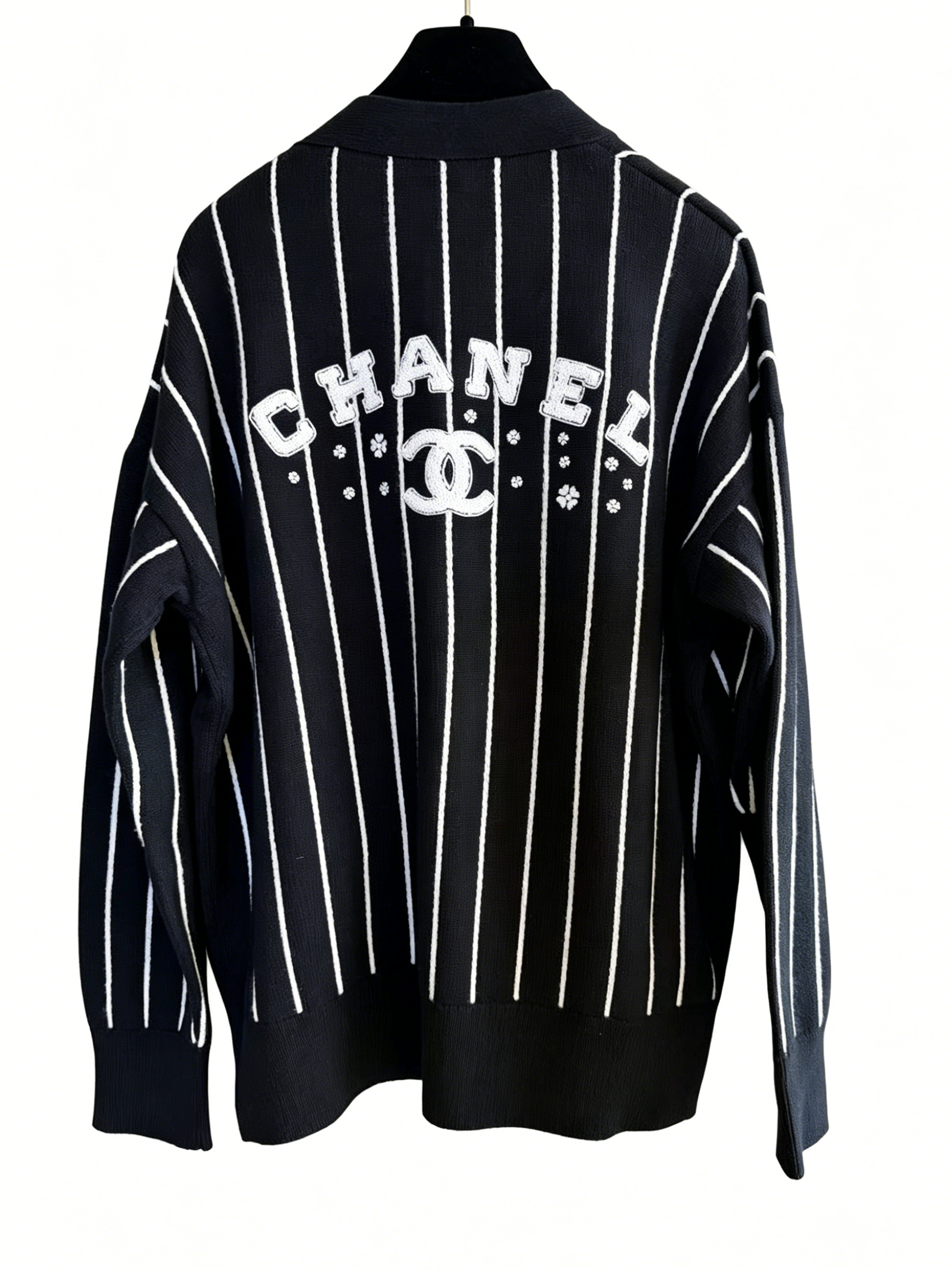 CHANEL 23P 後背字母刺繡豎紋開衫