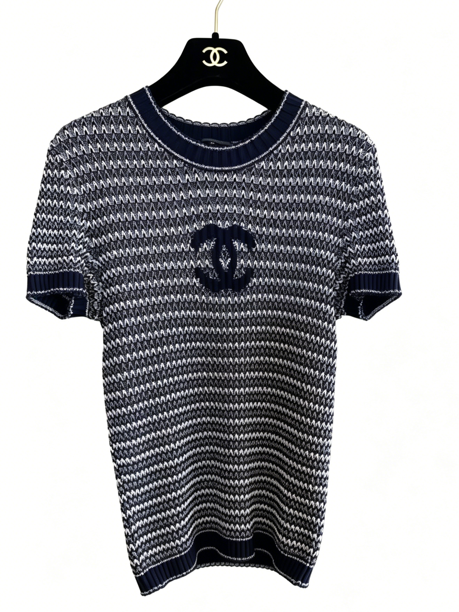 CHANEL 爆款雙 C 刺繡條紋針織短袖上衣