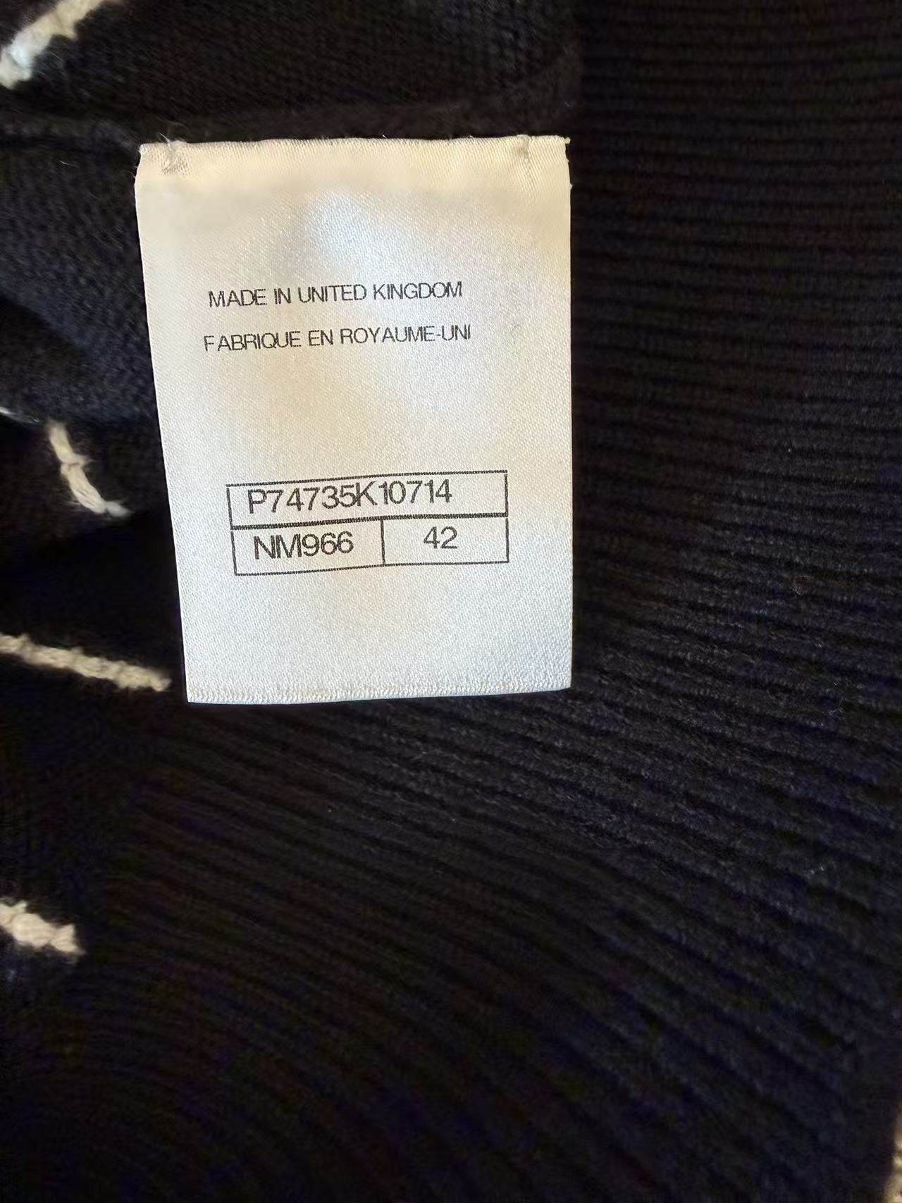 CHANEL 23P 後背字母刺繡豎紋開衫